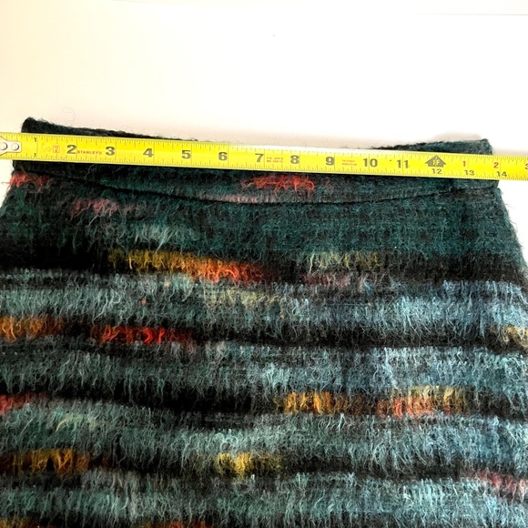 Maeve Textured Skirt • Size 2P - Picture 7 of 7